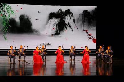 萊山區(qū)文化館舉辦文藝精品創(chuàng)作暨公益培訓(xùn)班新年展演