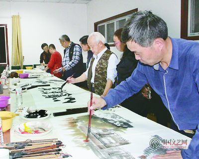 中國文藝網-感恩慰問元素突出 創(chuàng)作表演入情入戲